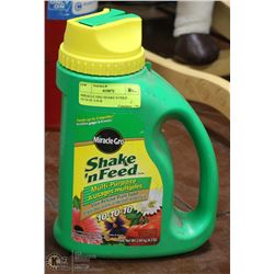 MIRACLE GRO SHAKE N FEED  10-10-10  4.5LB