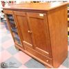 Image 2 : SOLID WOOD TV ENTERTAINMENT UNIT
