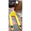 Image 1 : YELLOW PALLET JACK 5500 LBS CAPACITY