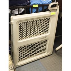 SAFETY 1ST BABY GATE
