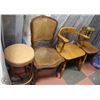 Image 1 : GROUP OF 4 ASSORTED CHAIRS