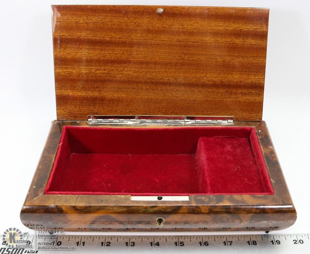WORKING WEST GERMANY MUSICAL JEWELLERY BOX