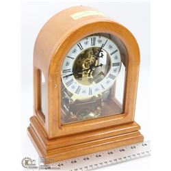 VINTAGE WORKING MANTLE CLOCK WITH KEY