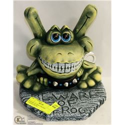 BEWARE OF FROG CERAMIC GARDEN DÉCOR
