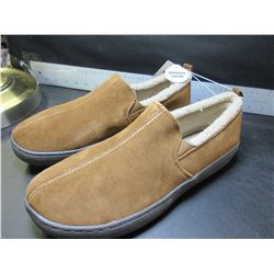 New Mossimo Genuine Suede Mens Slippers non marking sole / size 9