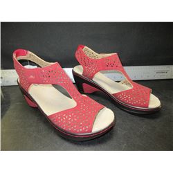 New Women's JBU shoes red / size 7.5