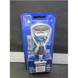 New Gillette Fusion 5 Razor and 2 blades cartridge