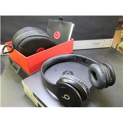 Beats by Dr. Dre Over ear Headphones / These are real Beats