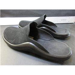 Men's Slip on Shoes / size 11 - 11.5 / Made in Portugal
