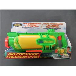 Water Warriors High performance air pressure Water Gun / up to 42ft