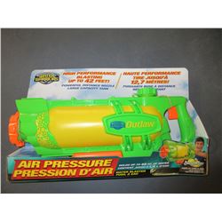 Water Warriors High performance air pressure Water Gun / up to 42ft