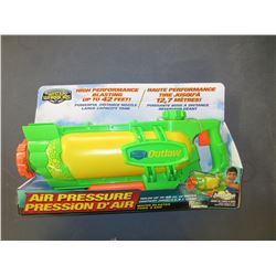 Water Warriors High performance air pressure Water Gun / up to 42ft