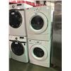 Image 1 : WHITE AMANA TANDEM 7300 STACKING CLOTHES WASHER AND DRYER SET