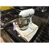 Image 1 : WHITE KITCHENAID ULTRA P[OWER STAND MIXER