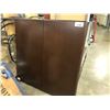 Image 1 : MAHOGANY 48'' X 48'' VISUAL BOARD