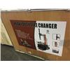 Image 2 : BRAND NEW HEAVY DUTY TIRE CHANGER - 120 VOLT
