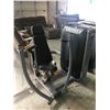 Image 2 : MATRIX G7 SERIES CHEST PRESS WEIGHT MACHINE WITH REP COUNTER & TIMER