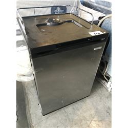 INSIGNIA STAINLESS STEEL KEGERATOR