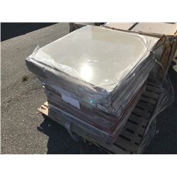 PALLET OF WHITE 24 X 24 IN FLOOR TILE