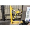 Image 1 : HAND CRANK DRYWALL LIFT