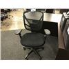 Image 2 : BLACK MESH BACK ADJUSTABLE TASK CHAIR, STYLE 2