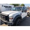 Image 1 : 2009 FORD F550 XL-SUPERDUTY, EXTENDED CAB CHASSIS, WHITE, DIESEL, AUTOMATIC, VIN#1FDAX57R39EB26480,