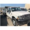 Image 2 : 2004 FORD F-450 DUMP TRUCK, 4DR, WHITE, VIN # 1FDXW46PX4EA17384 110,873KMS, DIESEL, AUTOMATIC