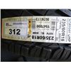 Image 2 : 2 NEW GENERAL GRABBER UHP 235/60R18 TIRES