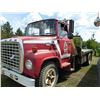 Image 2 : 1974 FORD 700 SINGLE AXLE PICKER TRUCK