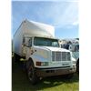 Image 2 : 1998 IH 4700 - DT466E CARGO TRUCK