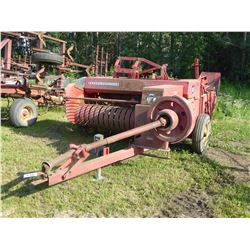 MASSEY 12 SQUARE BALER