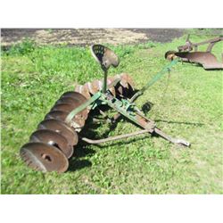 ANTIQUE DISC W/ SEAT. 6FT