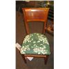 Image 2 : 2 Square Wood Tables 30"X30" & 28.5"X31" & 2 Chairs