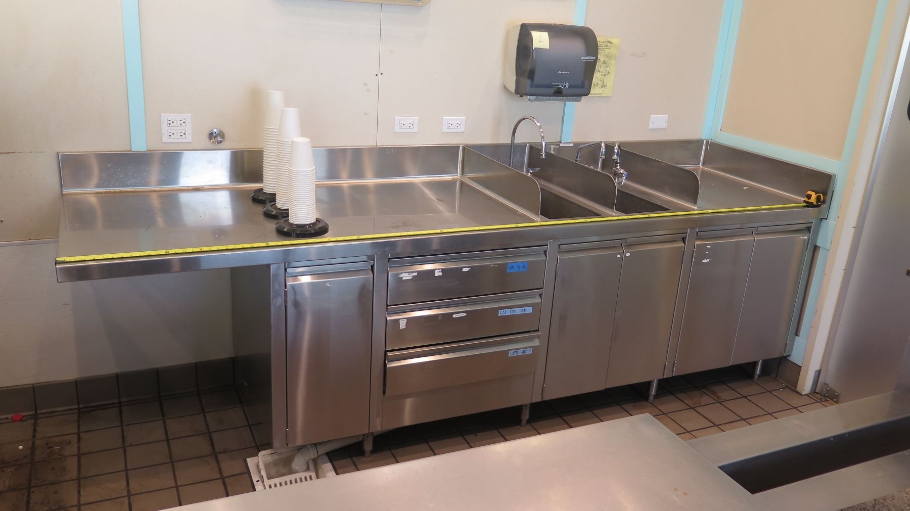 Counter Top Prep Table Located In Kailua High Bidder Responsible