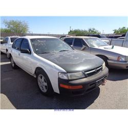 1997 - NISSAN MAXIMA // SALVAGE TITLE