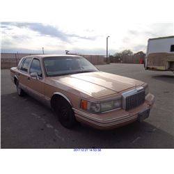 1994 - LINCOLN TOWN CAR