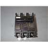 Image 3 : WESTINGHOUSE QC3015H QUICKLAG C CIRCUIT BREAKER *LOT OF 2* *ONE FRAME CRACKED, SEE PHOTOS*