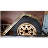 Image 2 : 2 13" TRAILER TIRES AND FENDERS