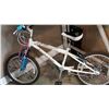 Image 2 : MEYOU NAKAMURA 6 SPEED AND SPECIALIZED KIDS BIKE
