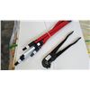 Image 2 : CRIMPER AND EXTENDING HANDLES