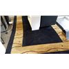 Image 1 : BLACK AREA CARPET