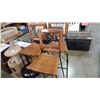 Image 1 : 3 RATTAN BARSTOOLS