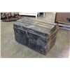 Image 2 : METAL TRUNK