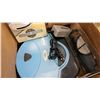 Image 2 : IROBOT ROOMBA W/ ACCESSORIES