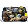 Image 2 : TRAY OF SMALL FIGURES