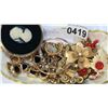 Image 3 : TWO OVAL TRAYS OF VINTAGE JEWELLRY