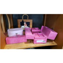 3 COSMETIC CASES AND MARIYN BOX