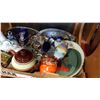 Image 3 : TRAY OF VINTAGE KITCHEN WARES