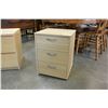 Image 2 : 3 DRAWER PINE NIGHTSTAND