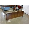 Image 4 : MODERN QUEENSIZE BED FRAME